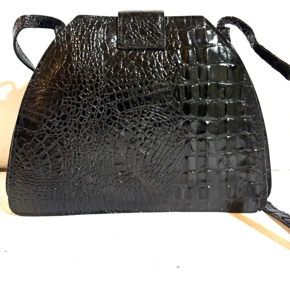 Elegant Black Crocodile-Embossed leather Women's Bag